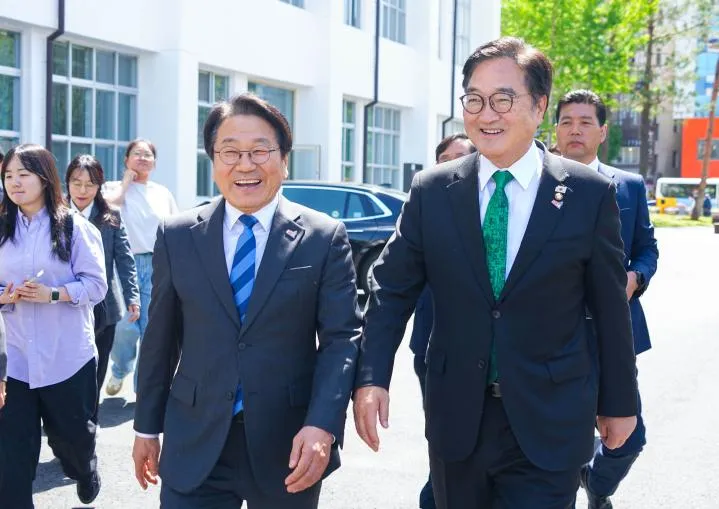우원식 의장·강기정 시장, 개방 앞둔 옛 전남도청 둘러보