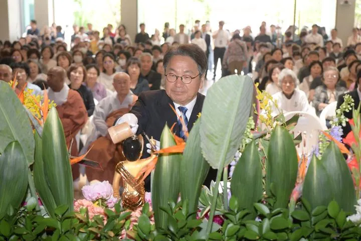 강기정 광주시장, 부처님오신날 맞아 무각사 봉축법요식 참석