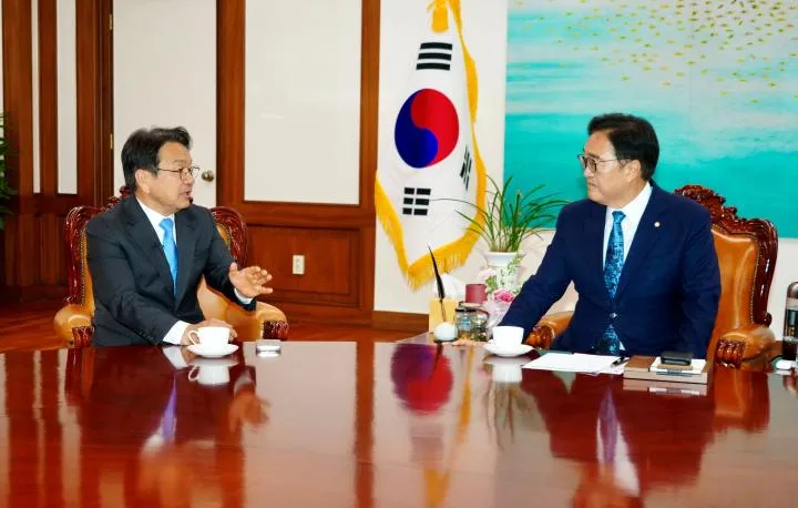 강기정 시장-우원식 의장, "5·18 헌법수록 포기 않겠다"