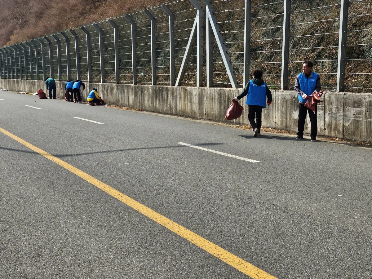 광양시 골약동, 설 맞아 통장단과 손잡고 황금지구 대청결