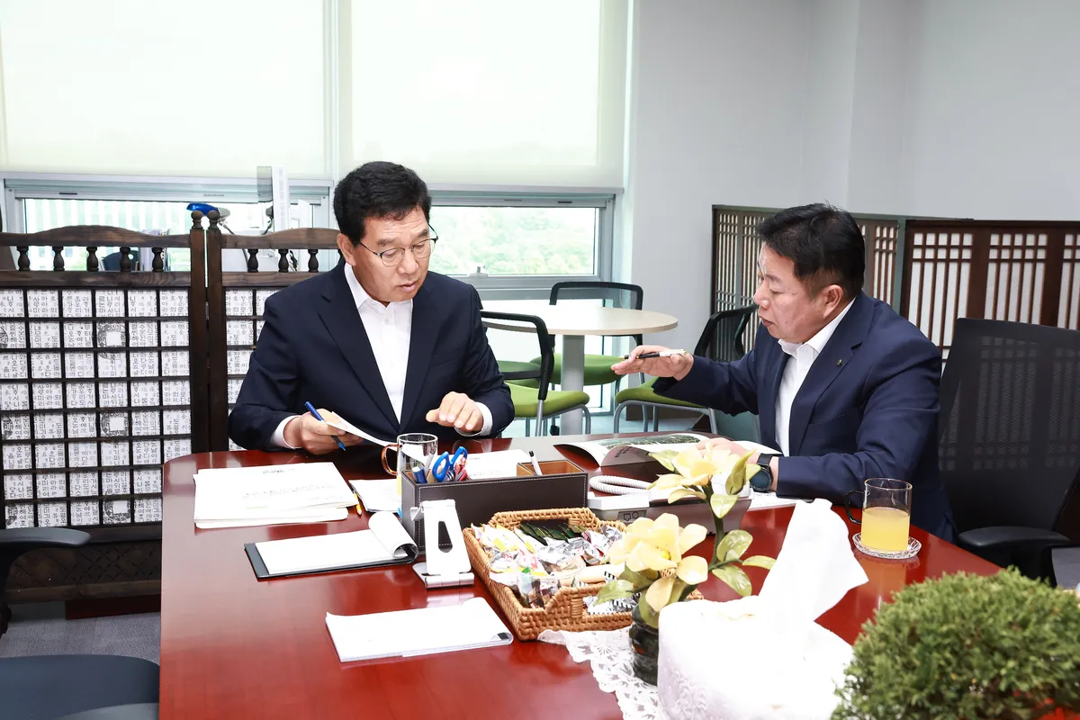 화순군수, 국회서 현안 8건 건의…미래 성장동력 확보 총력 - 행정 | 코리아NEWS