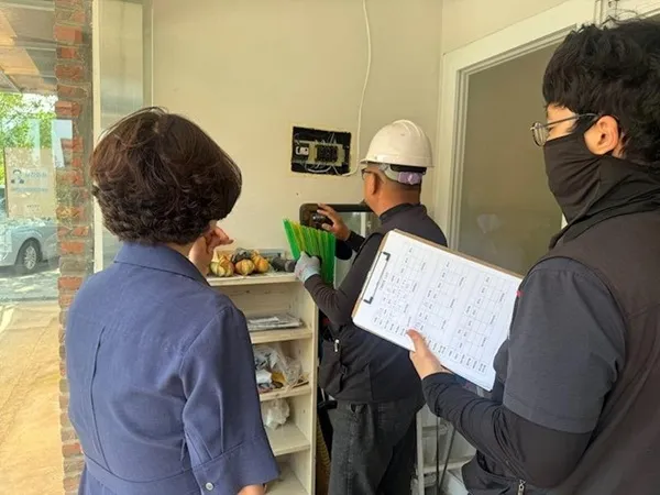 장흥군, 주민제안 경로당 전기안전점검으로 어르신 안전 확보