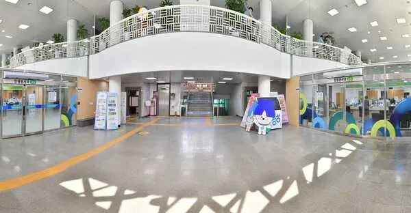 문턱 걷어내고 소통 공간으로… 장성군 민원실의 ‘이유 있는 변신’