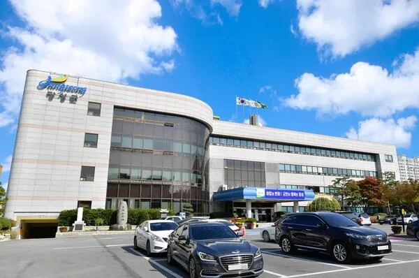 장성군, 행복나눔의료재단 대표 등 2명 '모범납세자' 선정 - 복지 | 코리아NEWS
