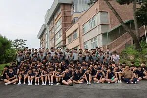 금성중, 교복으로 ‘하나 된 우리’…학교폭력 제로의 아름다운 풍경