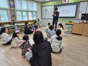 보길초, 체험형 '과수원의 날'로 꼬마 과학자의 꿈을 키우다 - 교육 | 코리아NEWS