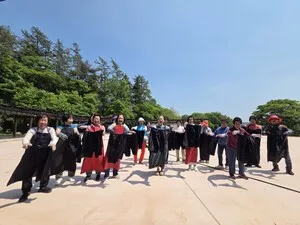 벌교도서관, 성인문해 학습자들 ‘천연염색·녹차밭’ 봄 나들이