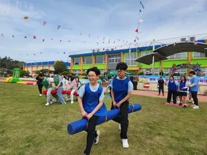 신안교육지원청, 소규모 섬 학교 살리는 연합 체육대회 첫 출발 - 교육 | 코리아NEWS