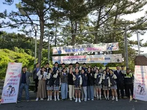 진도고, 어버이날 맞아 학부모·학생회 카네이션 나눔