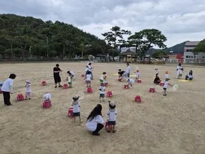 하늘 가득 비눗방울… 진도 작은유치원 공동놀이에 웃음꽃