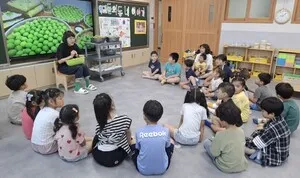 순천성남초·유치원, 전통 매실청 만들며 '이음' 배움