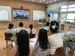 이양초, 호주 학생들과 화상수업…실전 영어소통으로 세계와 교류