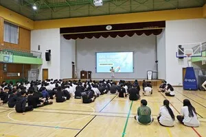 무더위 날린 '사제동행 워터밤', 학교폭력 예방하고 존중 배우다