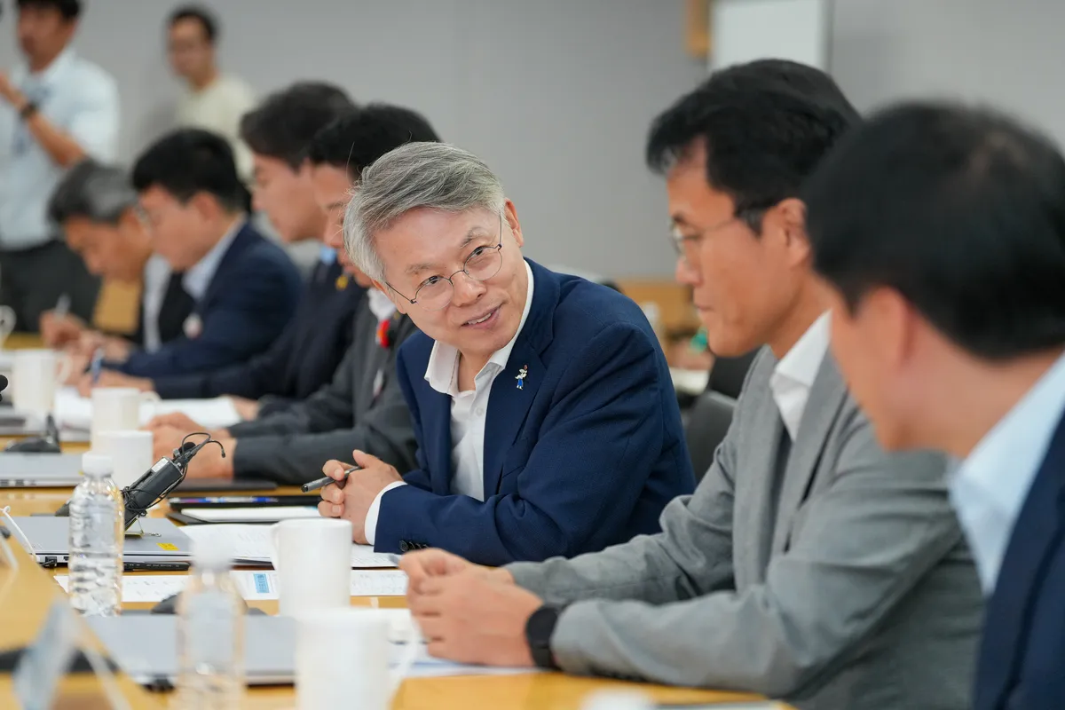민형배 특별시장, 광양서 철강 대전환·K-배터리 육성 모색