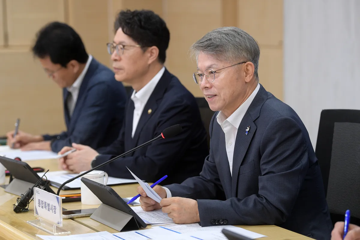 민형배 특별시장 “반도체·공항·의대 고비 넘겨…통합의 힘 발휘” - 행정 | 코리아NEWS