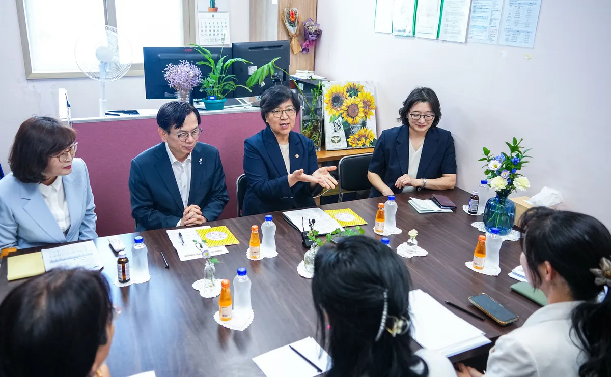 전남광주시, 방학 돌봄 공백 해결…정은경 장관과 ‘초등 틈새돌봄’ 점검