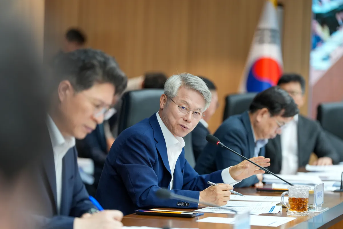 민형배 특별시장, 첫 간부회의서 ‘반도체 팹’ 속도·총력 강조