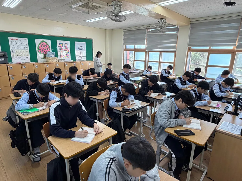 구례중, 아침 필사 프로그램으로 인성·문해력 키운다