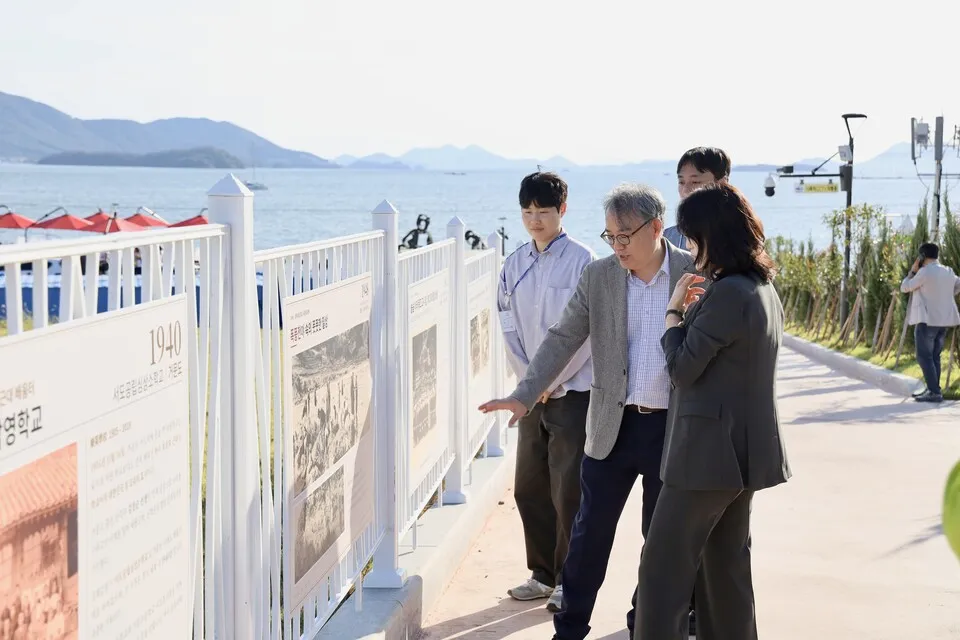 여수교육지원청, 섬박람회장서 '섬 학교 사진전' 개막