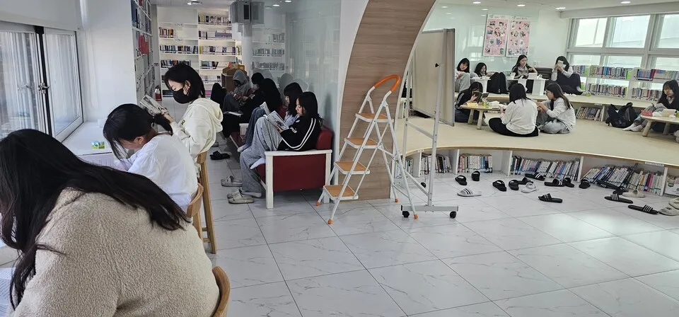 구례여중 아침 독서 교실, 간편식 제공与 자기주도 학습 역량 강화