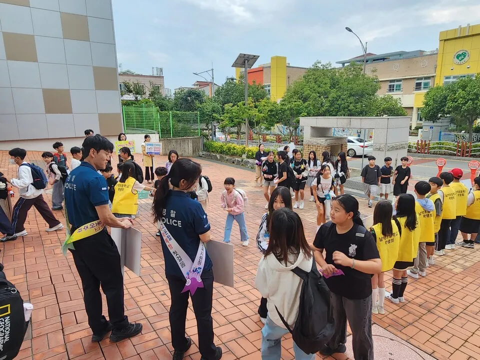 무안교육지원청, 남악초서 유관기관과 학교폭력 예방 캠페인