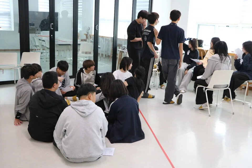 순천별량중, 여순10·19 청소년예술제서 그림시 40여 편 전시