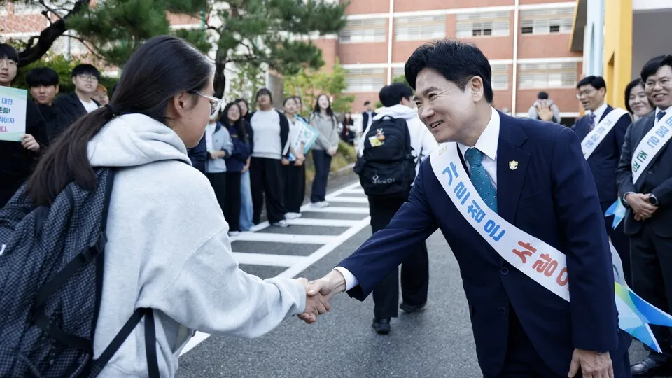 김대중 전남광주특별시교육감, 신가중서 교육활동 보호 간담회