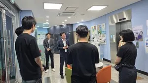검정고시 도전하는 학교 밖 청소년에 ‘희망 꾸러미’ 전달