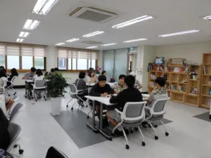 해남에 뜬 ‘행복모퉁이도서관’, 아이들 꿈 키우는 작은 책방