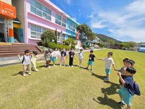 영암 소규모 유치원, '함께 자라는 유치원'으로 지역 상생 모델 자리매김
