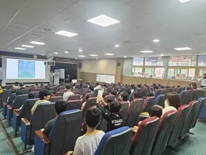 매안초, 아이들의 상상력을 날게 한 ‘구름놀이’ 한태희 작가와의 특별한 만남