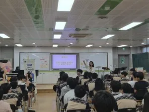 학생 주도의 문학 특강, 창평중 ‘2026 상반기 작가와의 만남’ 개최