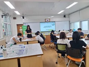 목포대 이재철 교수, 강진작천중서 '반려미생물' 키우며 환경공학 유죗