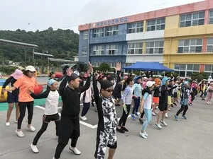 목포서산초, 이동식 수영장 활용한 실기교육 눈길