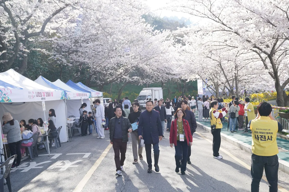 4만 명이 함께한 유달산 봄축제, 참여형 프로그램으로 성황리 마감