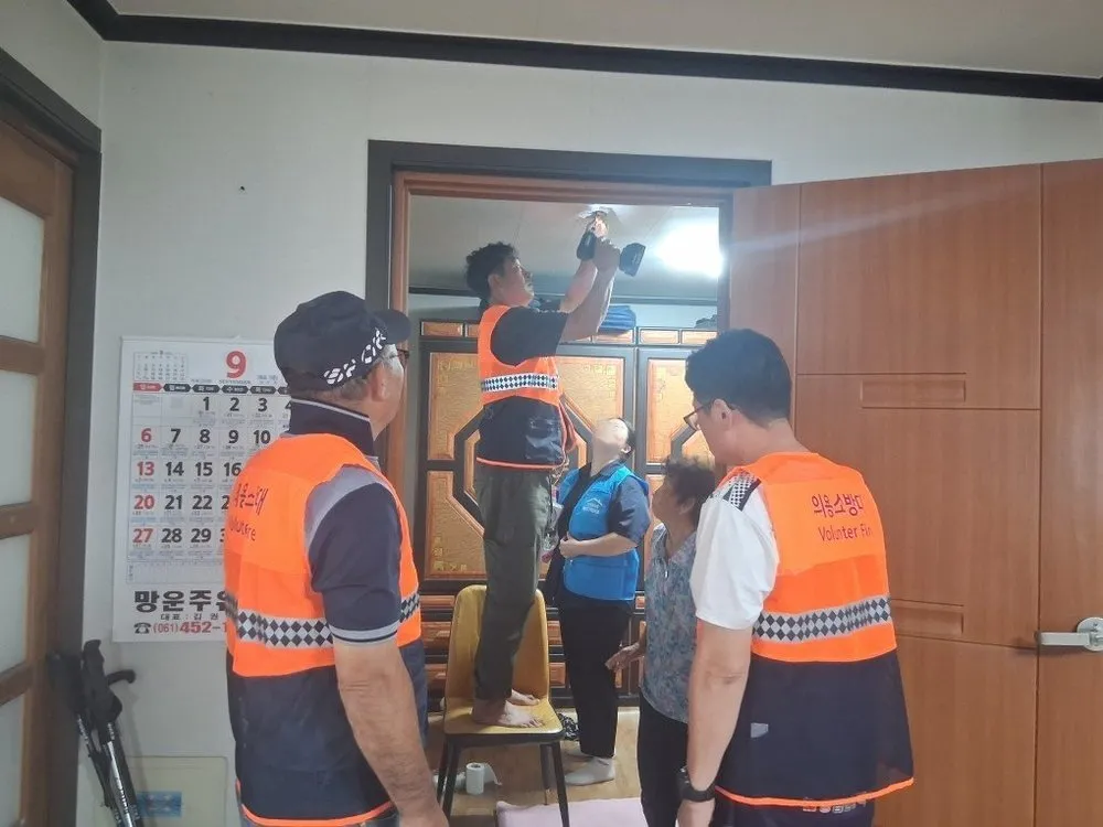 무안 망운면 복지기동대, 화재 취약가구 합동점검·안전물품 지원