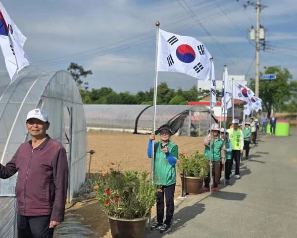 무안군 조암동마을, 보훈의 달 맞아 전 주민 태극기 게양 운동