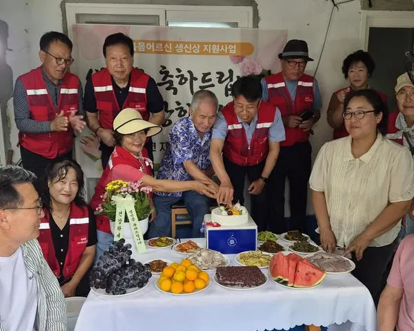 해제면, 30년 만에 생신상 받은 어르신에 전하며 ‘따뜻한 정’