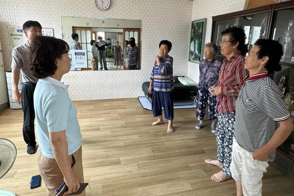 나주시 다도면, 무더위 속 어르신 안전 지킴이…경로당 순회 점검