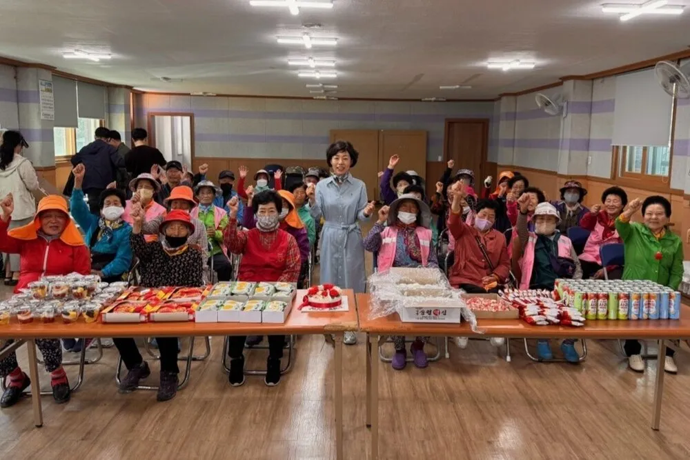 나주 봉황면, 전 직원 동참 어버이날 ‘찾아가는 감사’ 실천