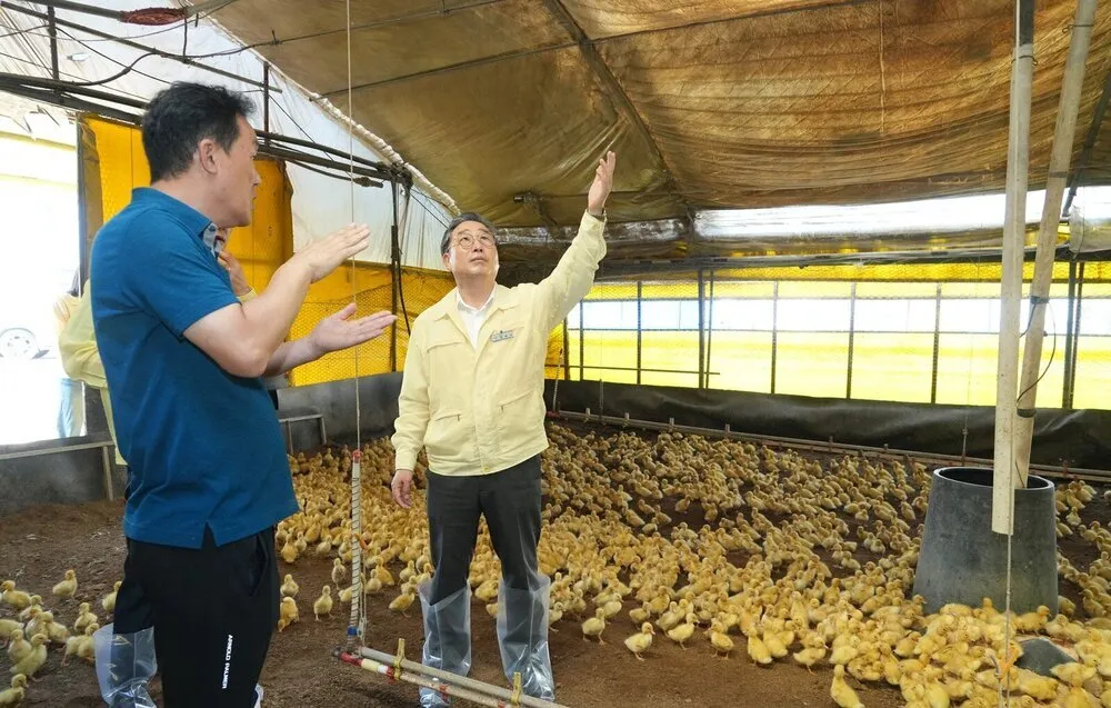 나주시, 40℃ 폭염 대응…강상구 부시장 축산농가 긴급 점검