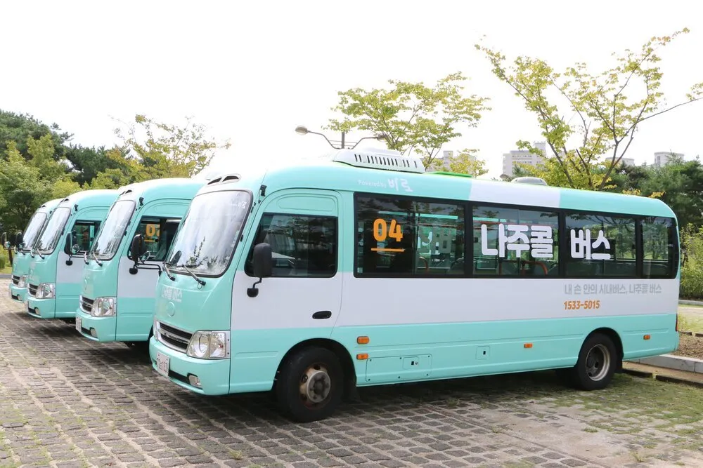 이용객 4배 급증 ‘나주콜 버스’, 2028년까지 운행 연장 - 복지 | 코리아NEWS
