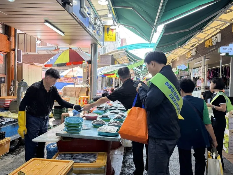 순천시, 자살예방의 날 맞아 웃장서 인식개선 캠페인