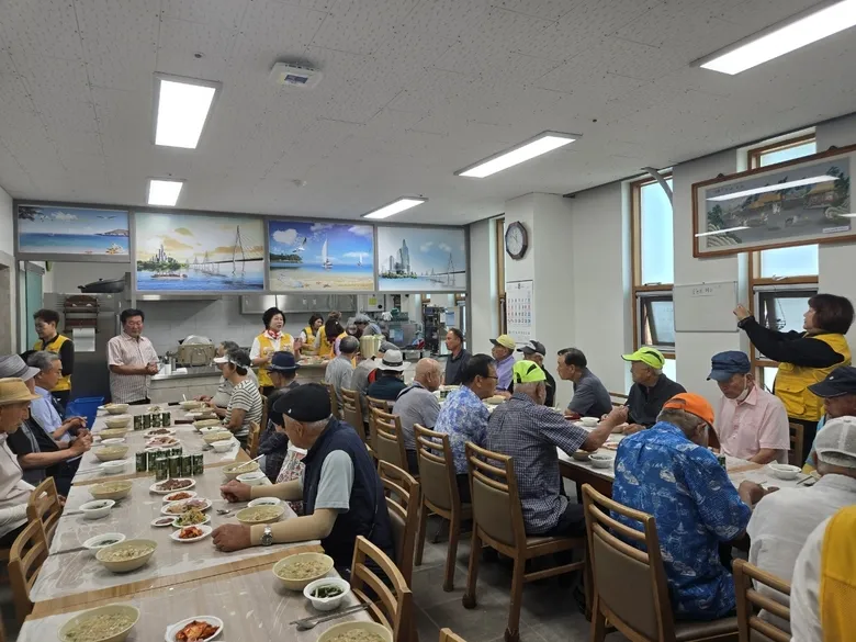 영암 삼호읍봉사회, 말복 맞아 어르신에 ‘사랑의 복달임’