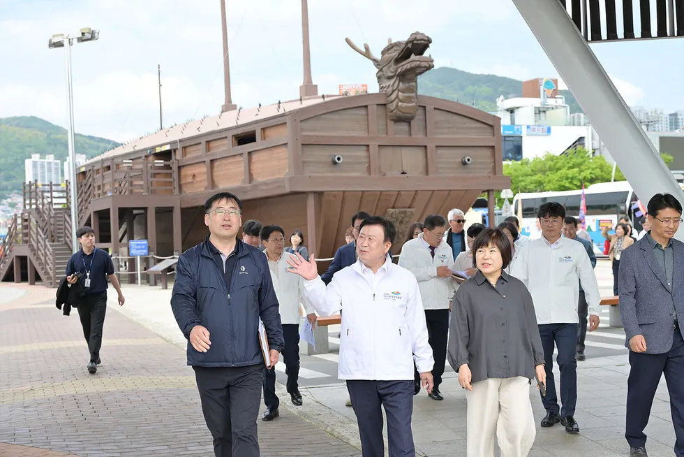 60년 역사의 ‘여수거북선축제’ 개막…‘섬 방문의 해’ 함께 선포