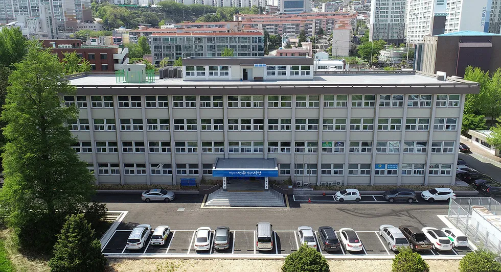 여수시, 해수욕장 순차 개장…안전요원 급여 인상 총력