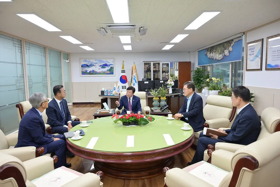 여수시, 정기명 시장과 서영학 당선인 첫 공식회동…시정 공백 최소화